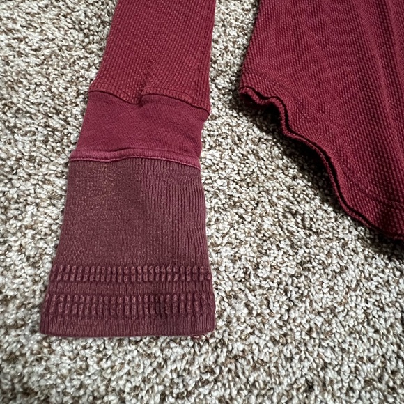 We The Free Women’s Small Maroon Sunni Valley Thermal Waffle Cut Long Sleeve Top - Picture 3 of 13